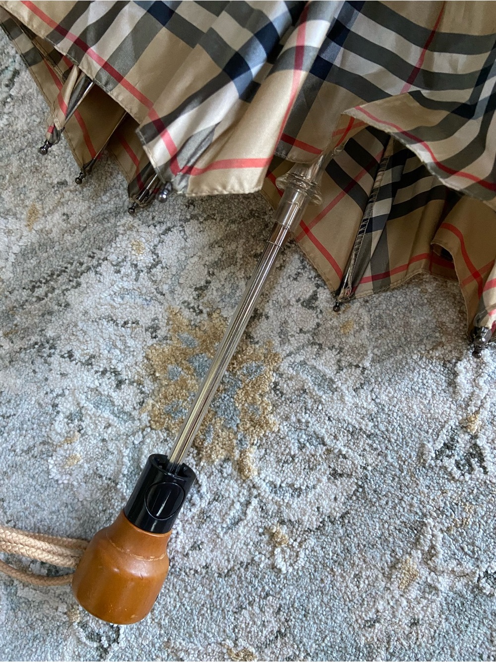 Burberrys Vintage Check Compact Umbrella in Beige, Black & Red (Sold As Is) - Picture 11 of 13